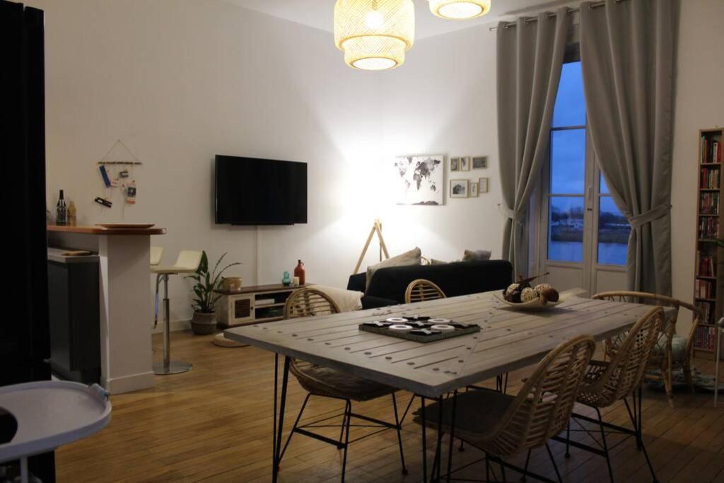 Appartement Vue Imprenable Sur La Loire !!! Saumur Luaran gambar